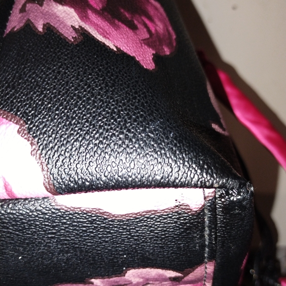 Kate Spade Tote - Picture 8 of 11